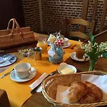 Le Chateau De Couette-café 3*