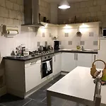 Le Chateau De Couette-café 3*