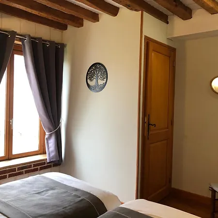 Le Chateau De Bed and breakfast