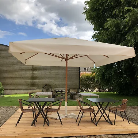 Bed and breakfast Le Chateau De 3*