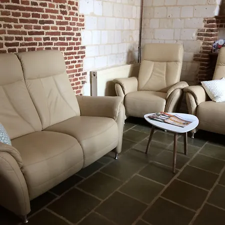 Le Chateau De Bed and breakfast