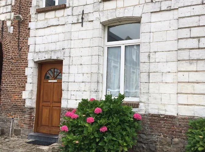 Le Chateau De Couette-café Penin